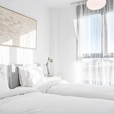 Apartment Lme101a- Lovley With Stunning Views *